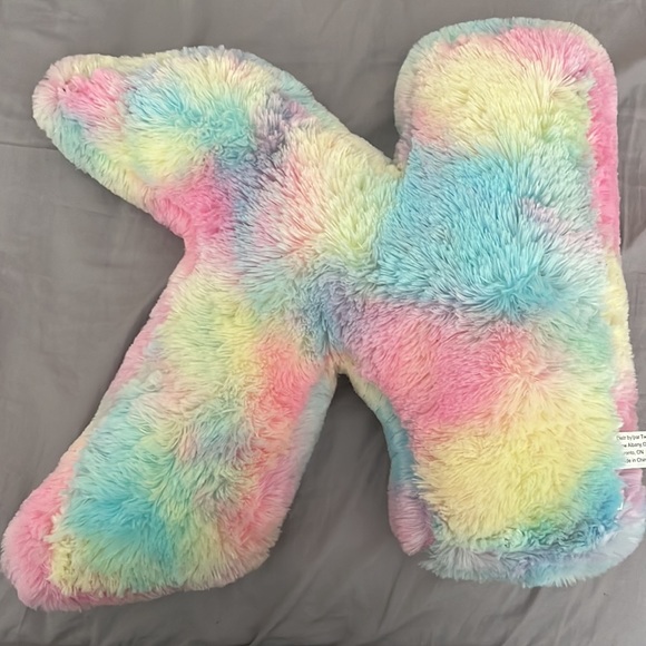 Kids Justice "K" pillow - Picture 2 of 5